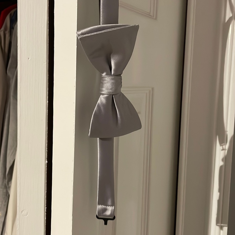 Apt9 Silver Hook Bow Tie